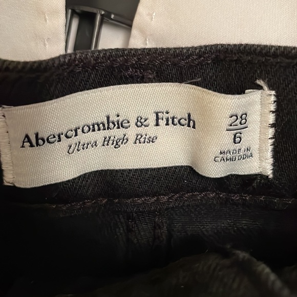Abercrombie & Fitch -High Rise- Black Jean Skirt - Picture 5 of 9